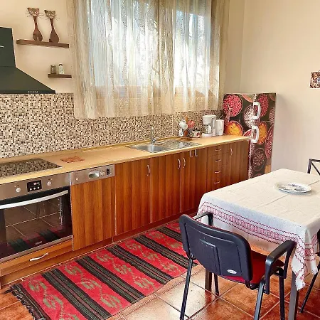 Viverefelix - Modus Operandi Apartment