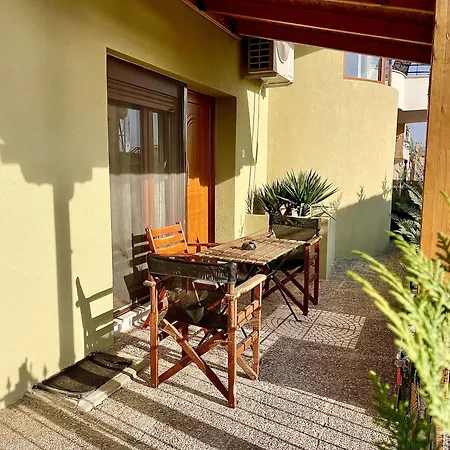 Viverefelix - Modus Operandi Apartment